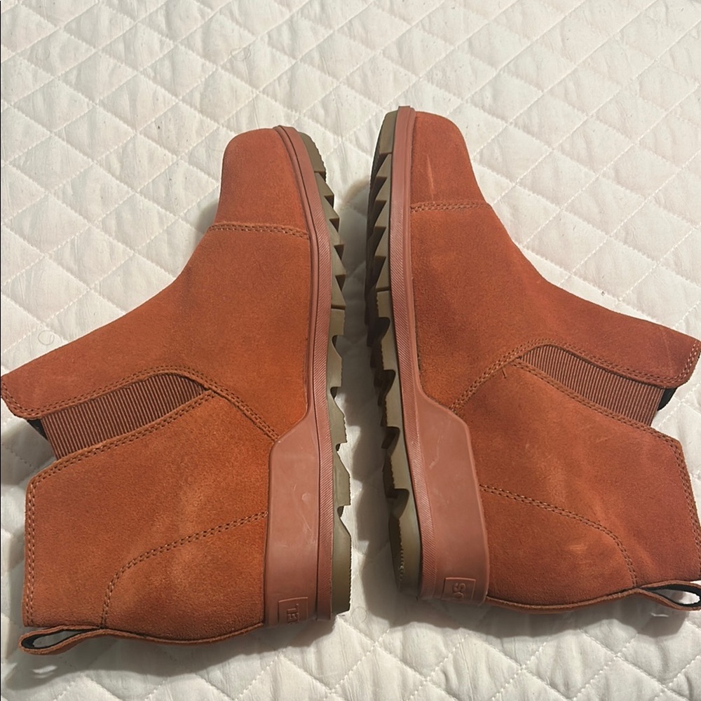 Sorel Women's Rust Suede Ankle Boots PRICED TO GOOOOO!